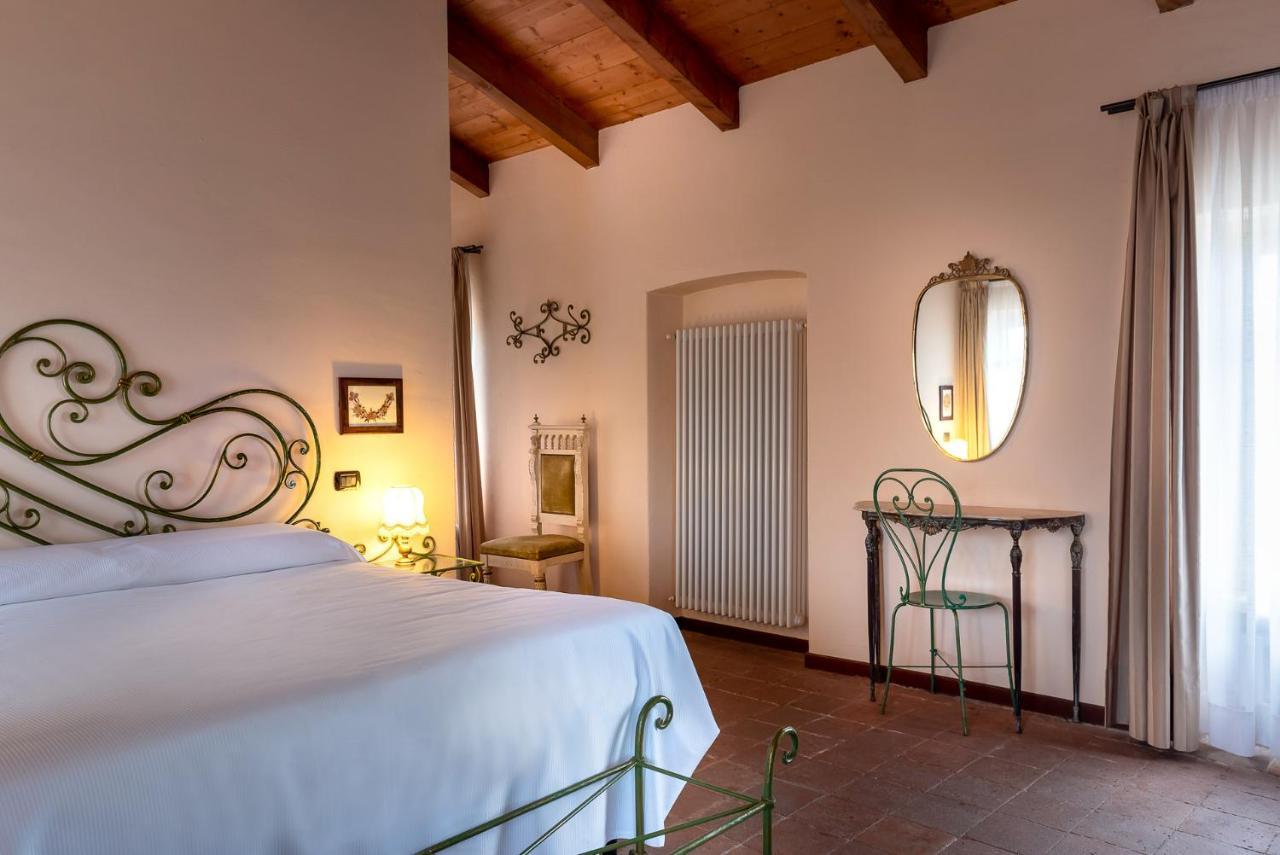 Agriturismo San Martino Clavesana ภายนอก รูปภาพ