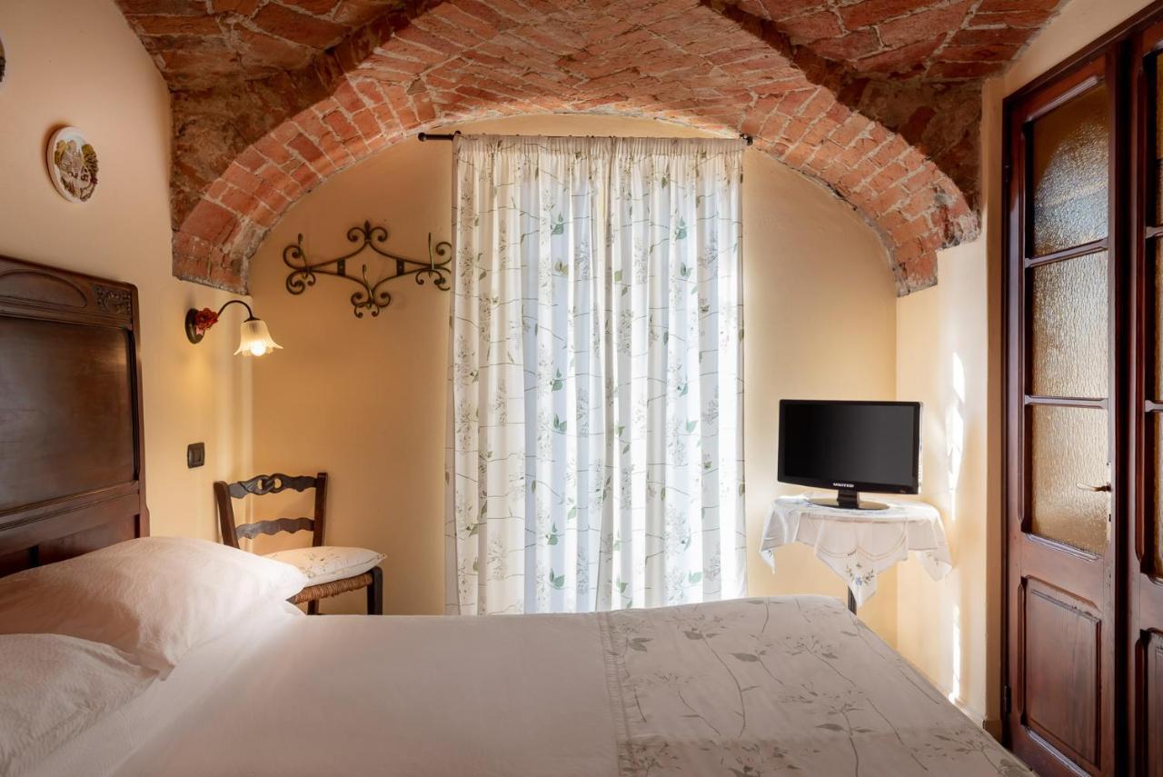 Agriturismo San Martino Clavesana ภายนอก รูปภาพ