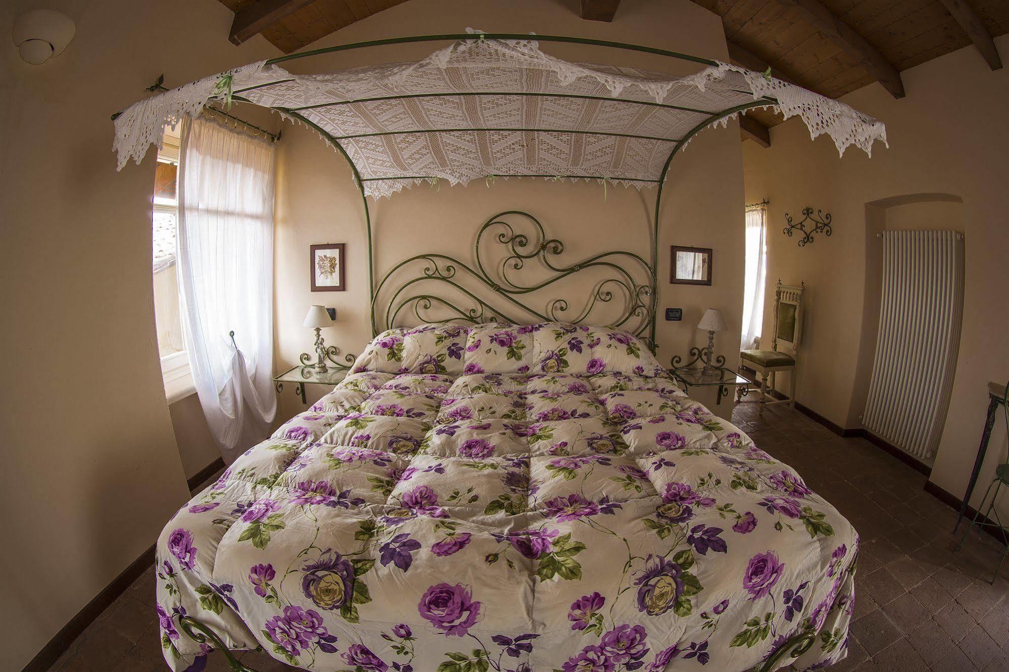 Agriturismo San Martino Clavesana ภายนอก รูปภาพ