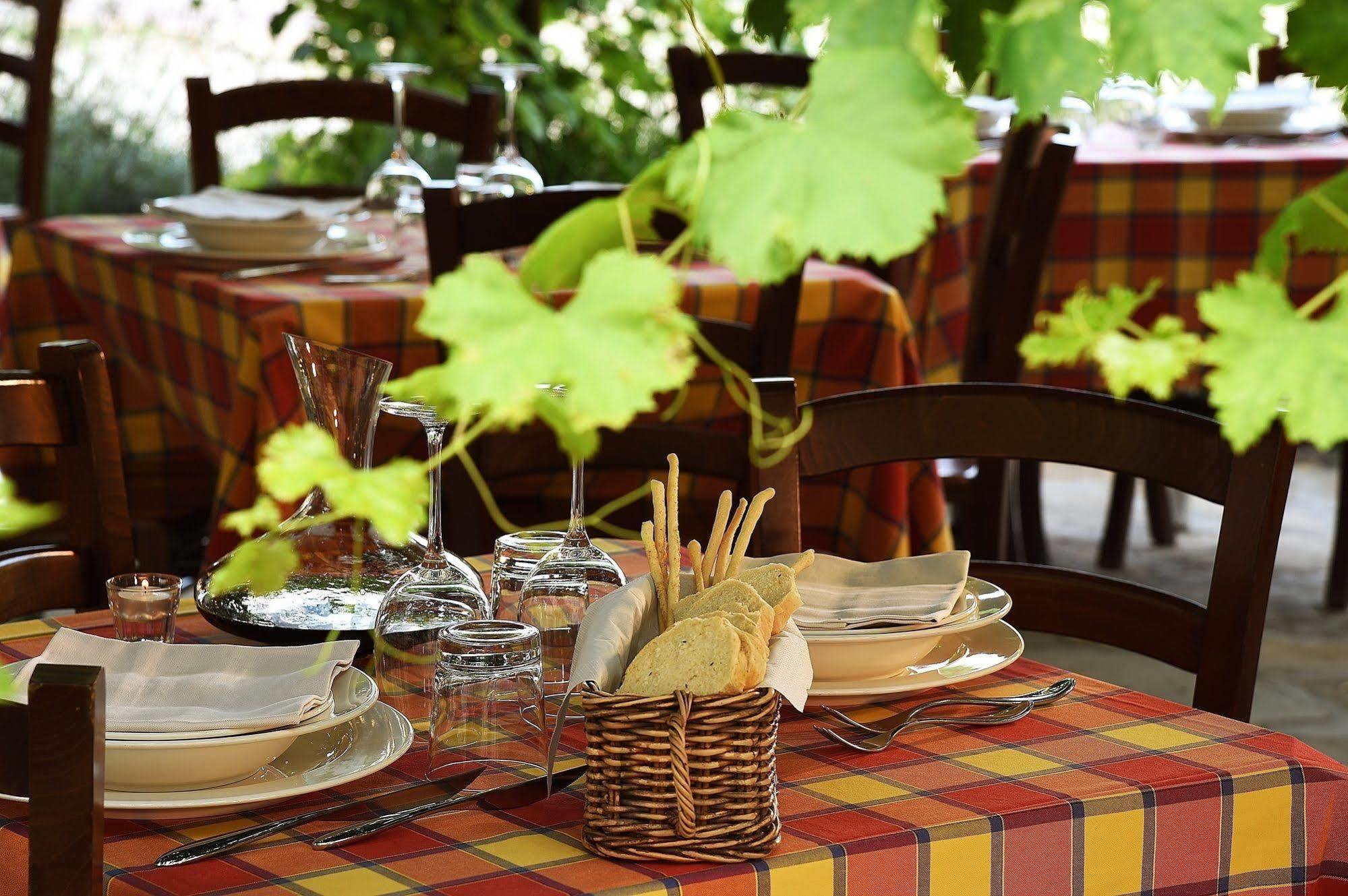 Agriturismo San Martino Clavesana ภายนอก รูปภาพ